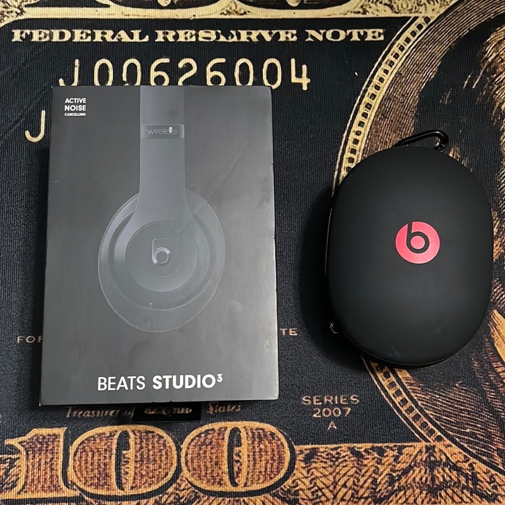 Beats by Dre Studio 3 mint condition